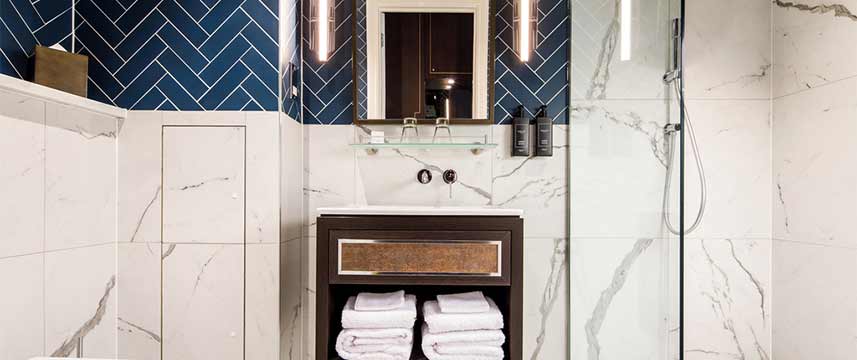 Municipal Hotel & Spa Bathroom