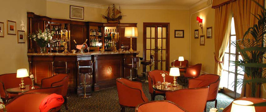 Napoleon Hotel - Bar Area