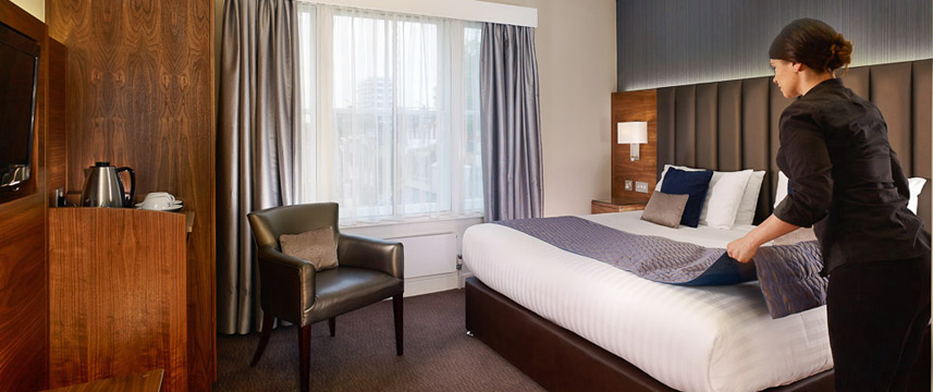 Norfolk Towers Paddington Hotel - Club Double Bedroom