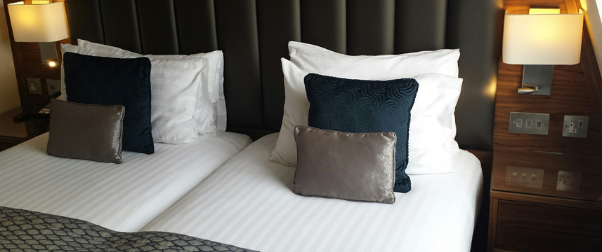 Norfolk Towers Paddington Hotel - Twin Bedroom