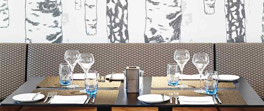 Novotel London Wembley - Restaurant Tables