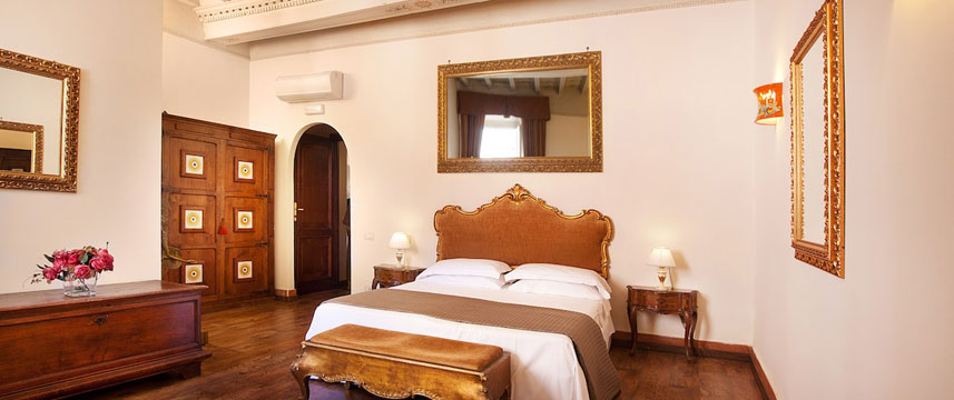 Pantheon Inn - Four Bedroom
