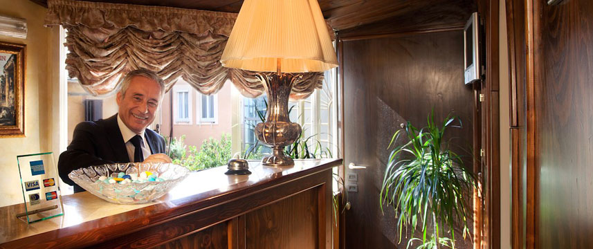 Pantheon Inn - Reception