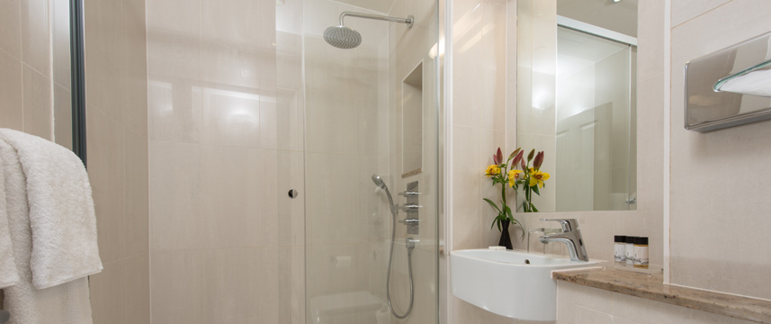 Park International Hotel - Bathroom