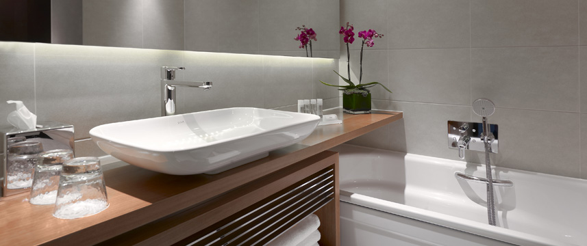 Park Plaza Westminster Bridge - Bathroom