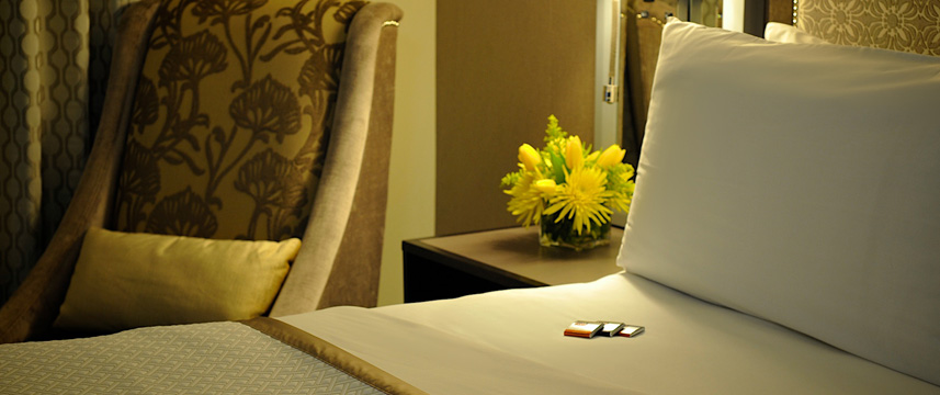 Park South Hotel - Bedroom Detail
