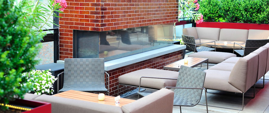 Park South Hotel - Terrace Seating