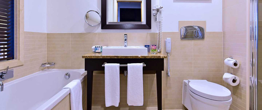 Pestana Chelsea Bridge Hotel Bathroom