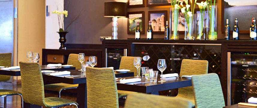 Pestana Chelsea Bridge Hotel Restaurant Tables