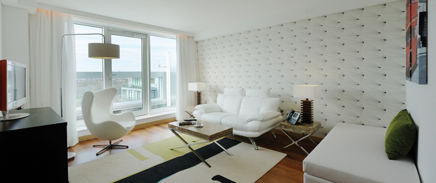 Pestana Chelsea Bridge Hotel Suite Lounge