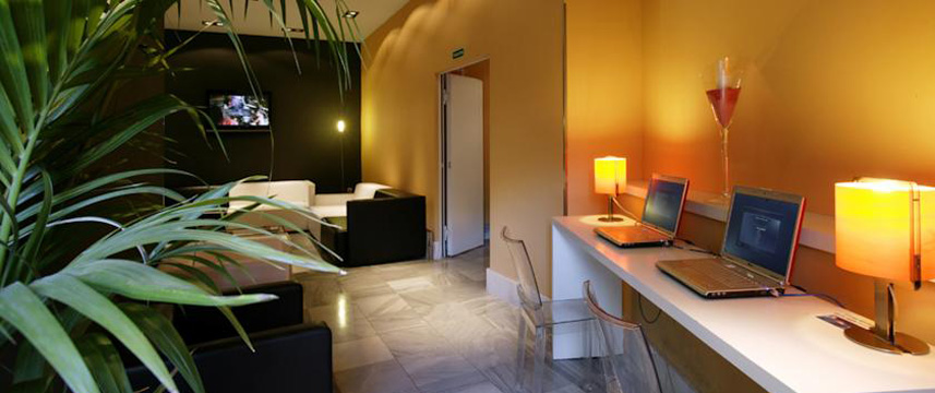 Petite Palace Canalejas Hotel - Work Area