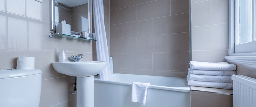 Phoenix Hotel - Bathroom