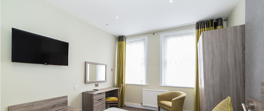 Phoenix Hotel - Bedroom