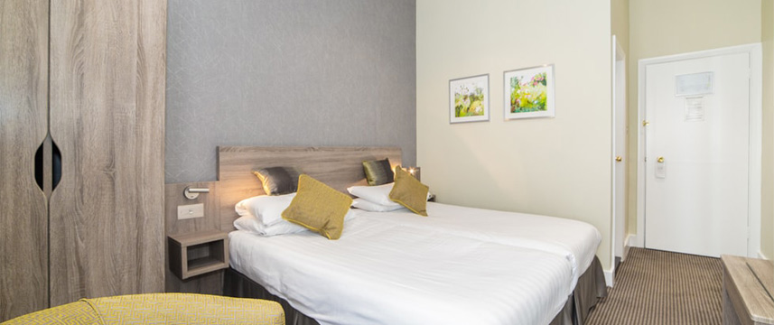 Phoenix Hotel - Twin