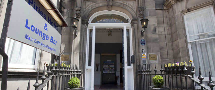 Piries Hotel - Entance