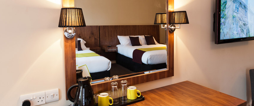 Place Hotel Bedroom Desk