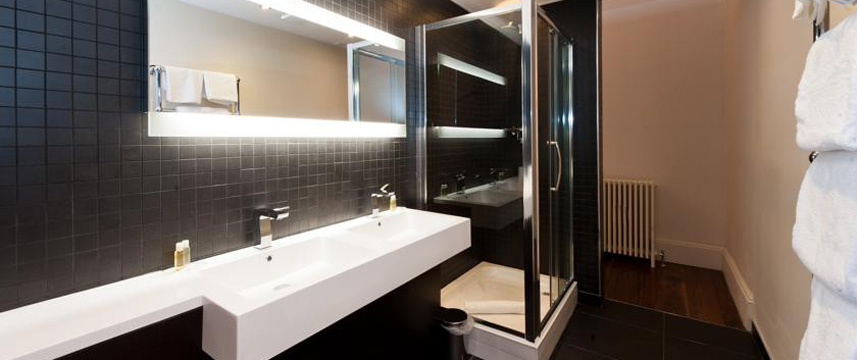 Place Hotel Suite Bathroom