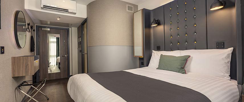 Point A Edinburgh St Andrew Square - Cosy Double
