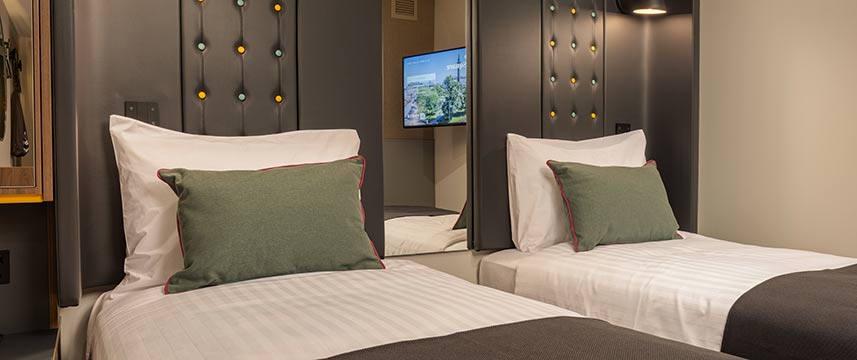 Point A Edinburgh St Andrew Square - Cosy Inside Twin Beds