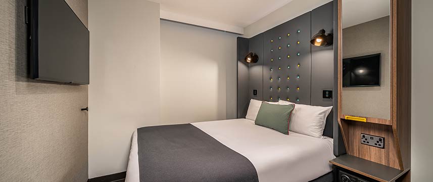 Point A London Canary Wharf - Cosy Inside Double