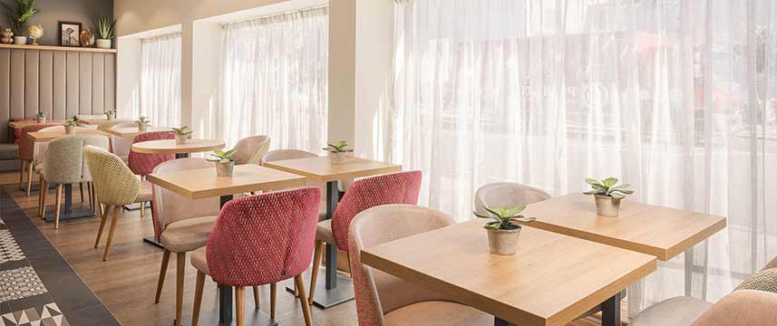 Point A London Waterloo - Lounge Tables