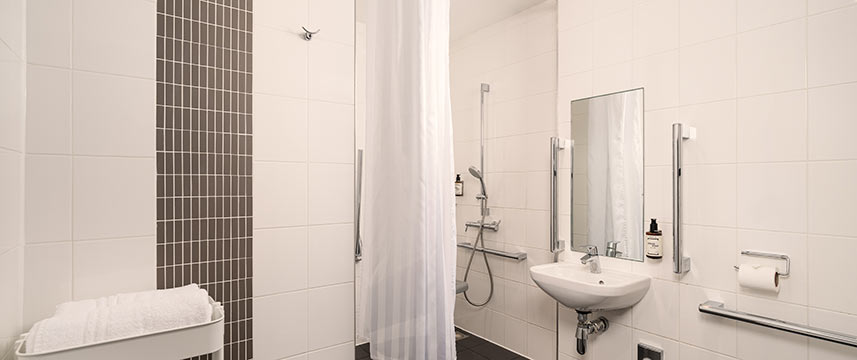 Point A London Westminster - Accessible Bathroom