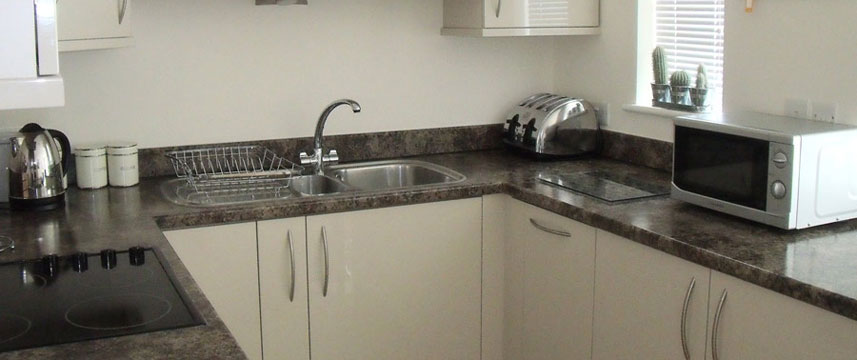 Porth Beach House - Kitchen