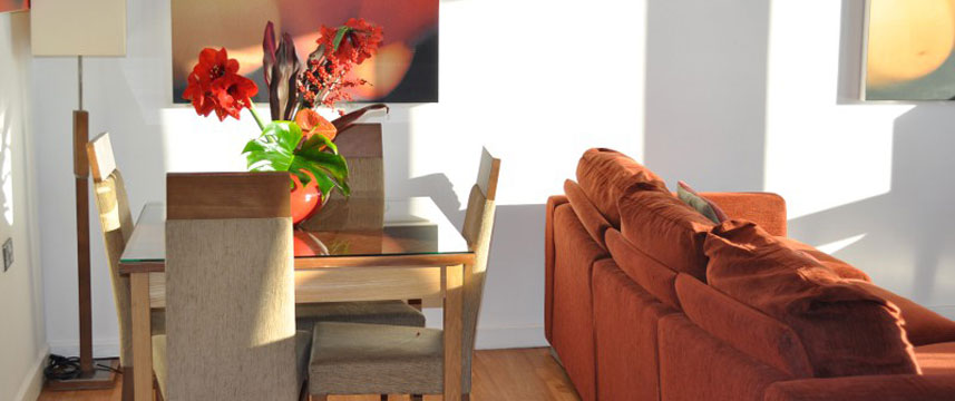 Premier Apartments Nottingham - Living Area