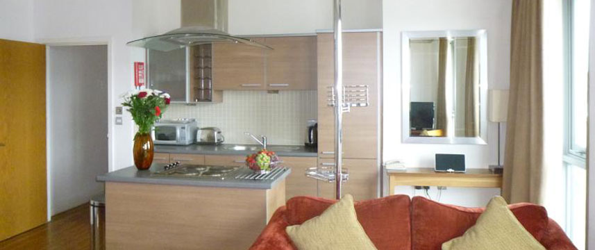 Premier Apartments Nottingham - Living Room