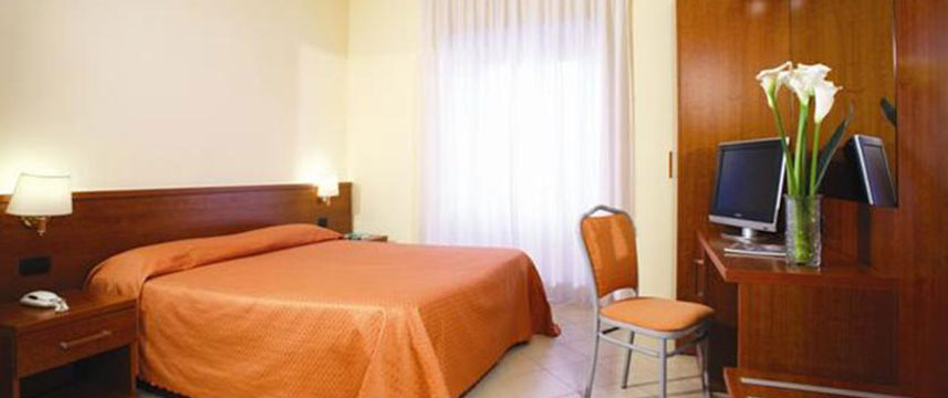 Priscilla Hotel - Bedroom Double