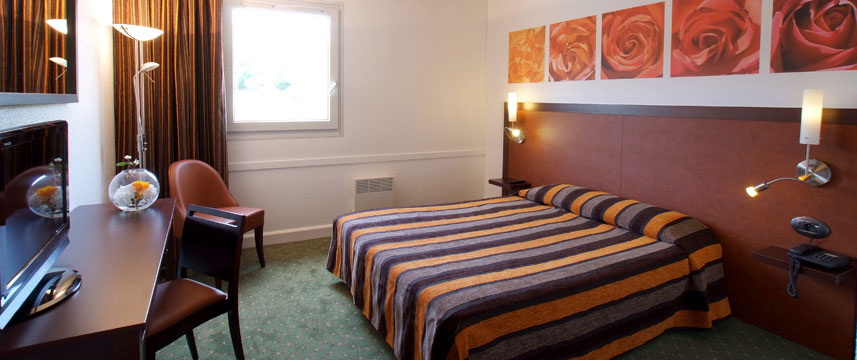 Qualys-Hotel Golf Paris Est - Double Bedroom