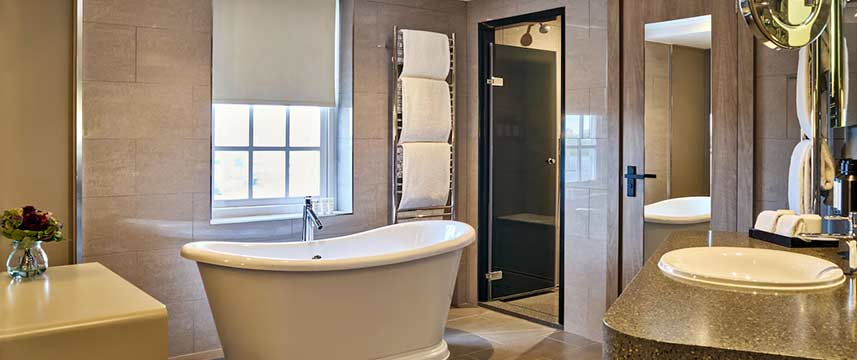 Radisson Blu Bond Street Hotel Studio Suite Bath