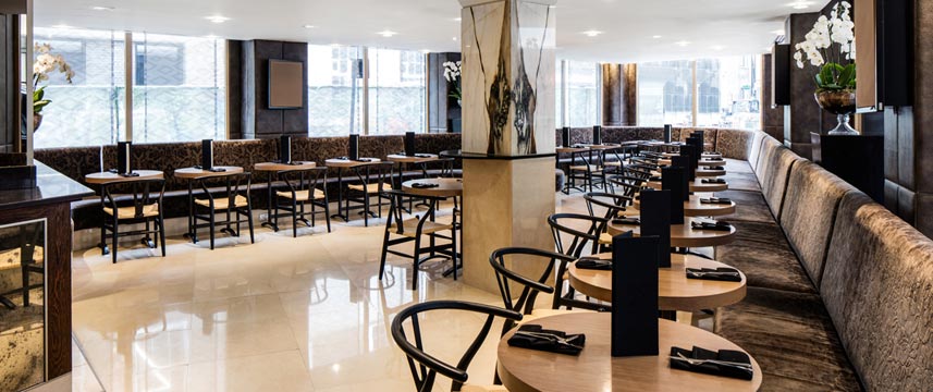 Radisson Blu Edwardian Berkshire - Lounge Bar Tables