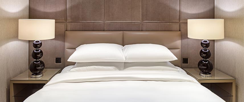 Radisson Blu Edwardian Bond Street Hotel - Premium Room Bed