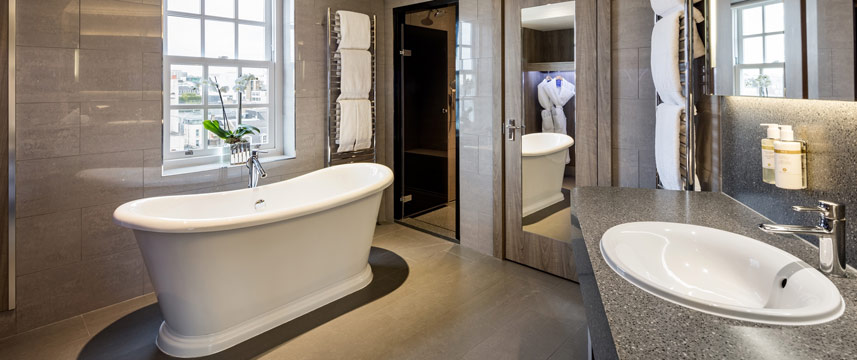 Radisson Blu Edwardian Bond Street Hotel - Suite Bathroom
