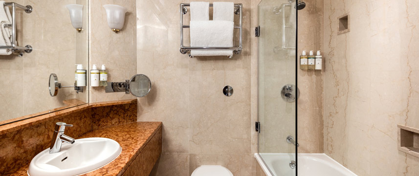 Radisson Blu Heathrow Bathroom