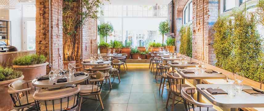 Radisson Blu Hotel London Bloomsbury - Restaurant Tables