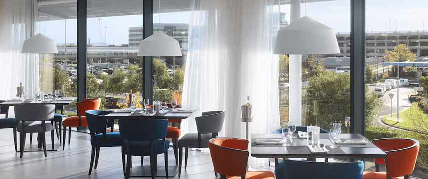 Radisson Blu Hotel Manchester Airport - Window Tables