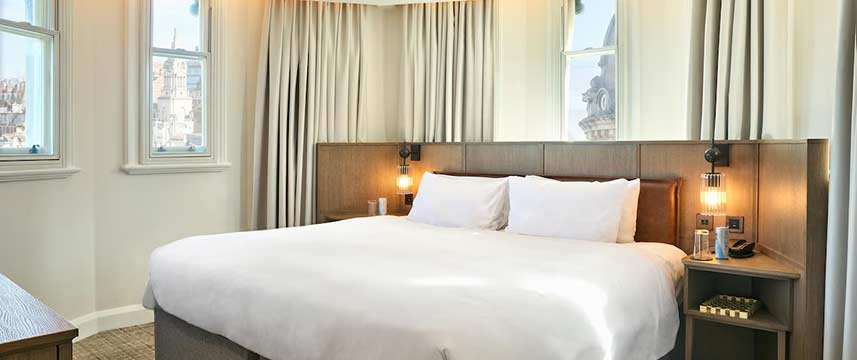 Radisson Blu Tottenham Court Road Junior Suite