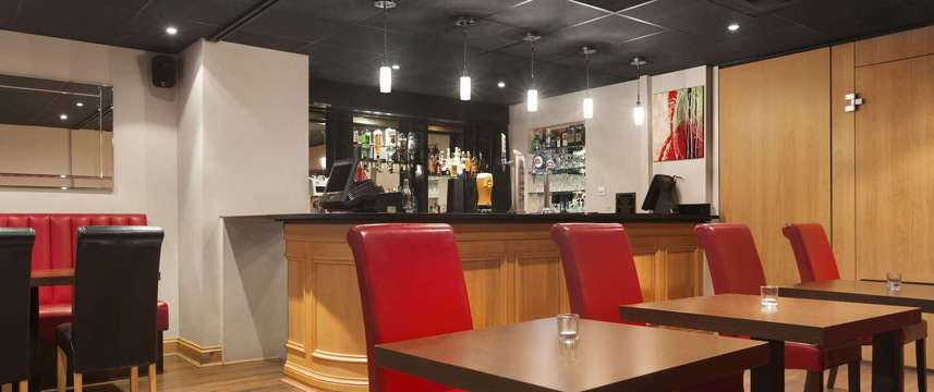 Ramada London Finchley - Bar Lounge