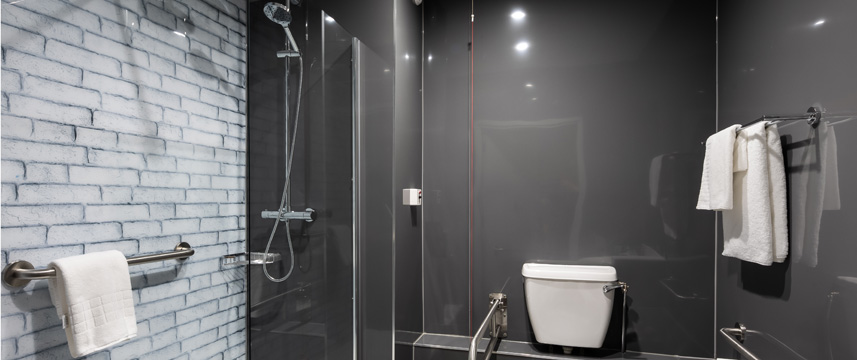 Ramada London Finchley - Shower Room