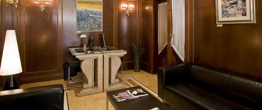 River Palace - Lounge Computer