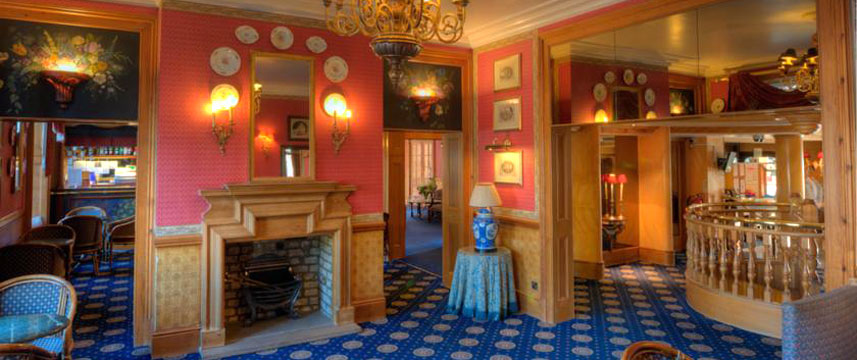 Royal Cambridge Hotel - Lounge Area