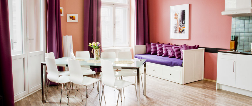 Royal Court Apartments - Prague - Family Living Room