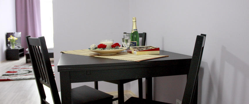 Royal Court Apartments - Prague - Studio Dining Area