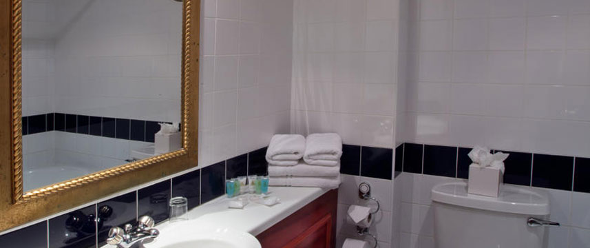 Royal Court Hotel Coventry Bathroom
