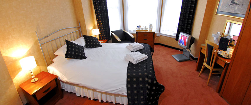 Royal Exeter Hotel - Double Bedroom