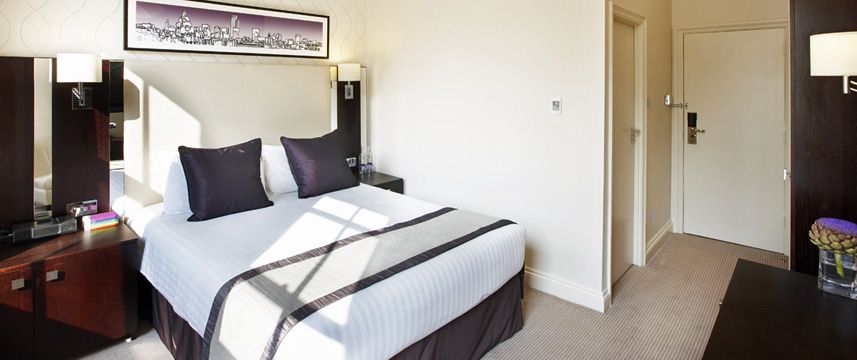 Rydges Kensington Double Bedroom