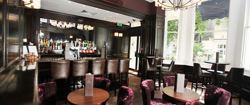 Rydges Kensington Hotel Bar