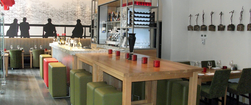 Rydges Kensington Restaurant Seating